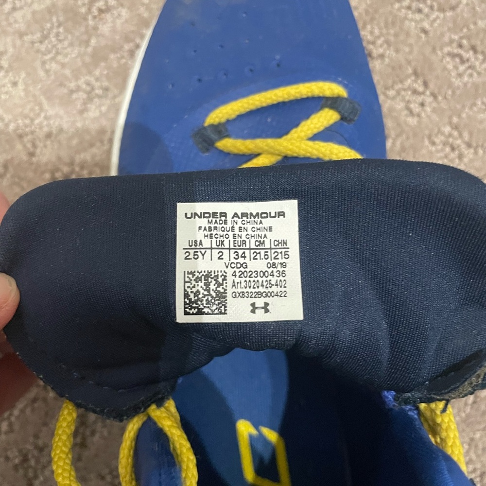 Under Armour Steph Curry basketball shoes - Picture 2 of 2